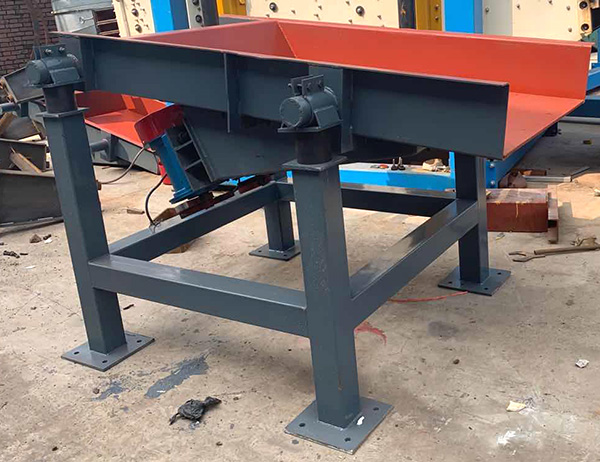 直线给料机是指物料成直线路线运行的运作