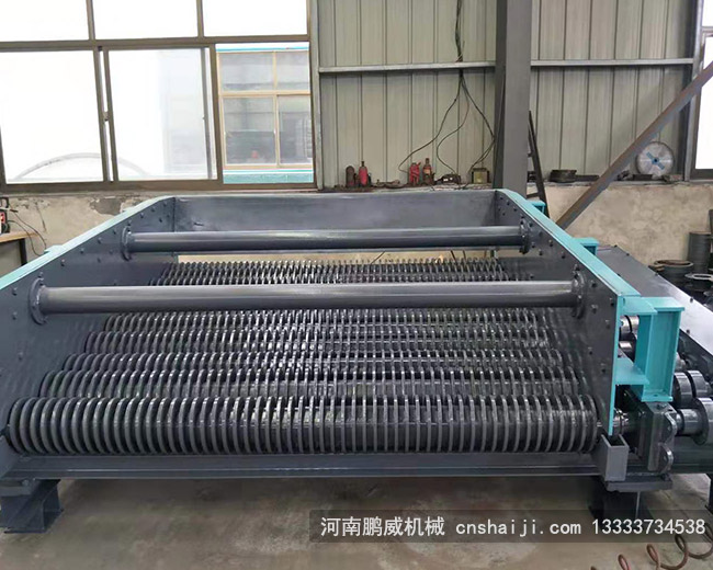 块煤分级筛可以选择滚轴式、振动式、滚筒式