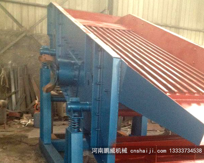 用于不同长短比粗集料筛分的集料筛分机